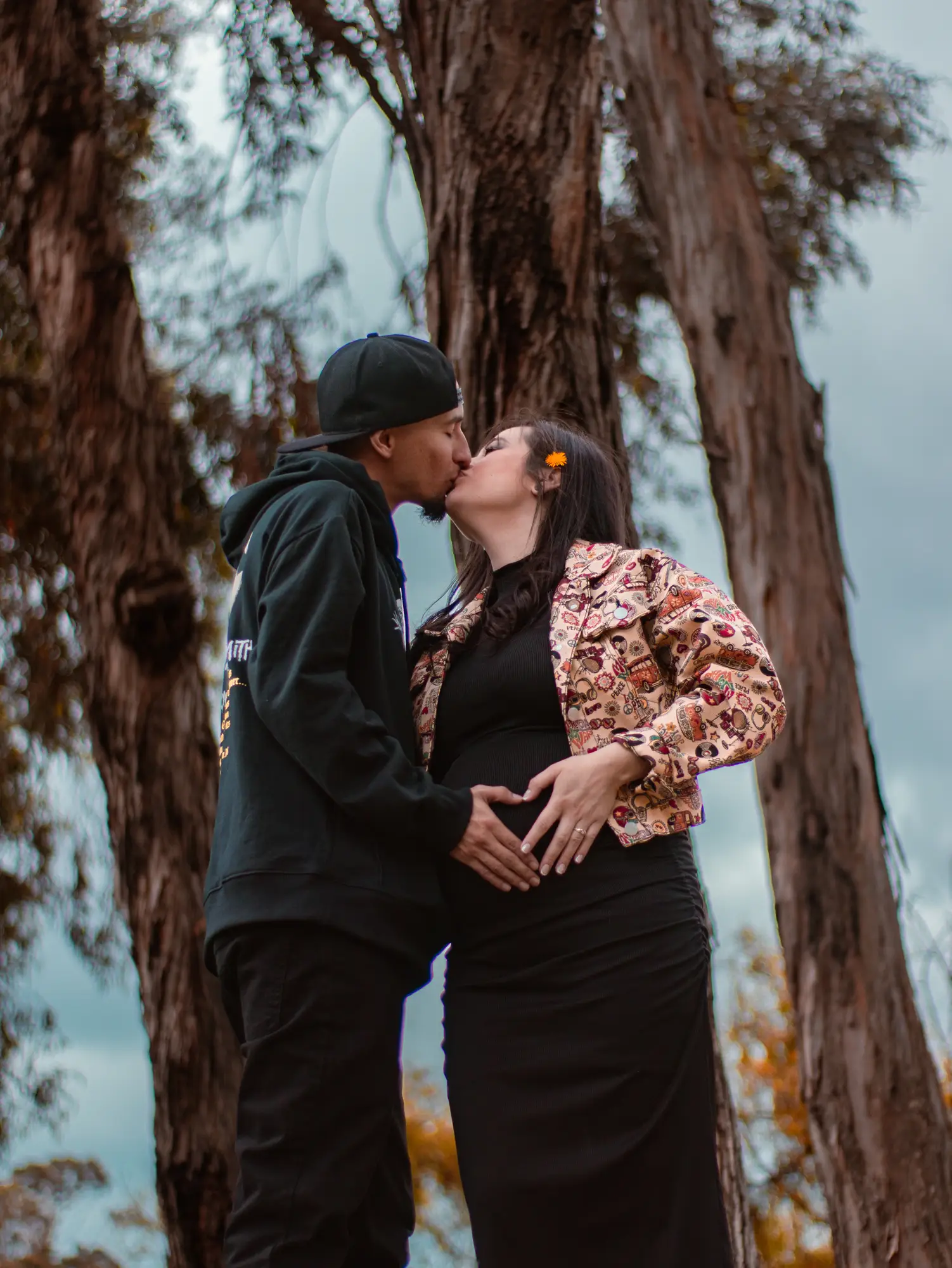 Fotografía de pareja embarazada Colombia 2025