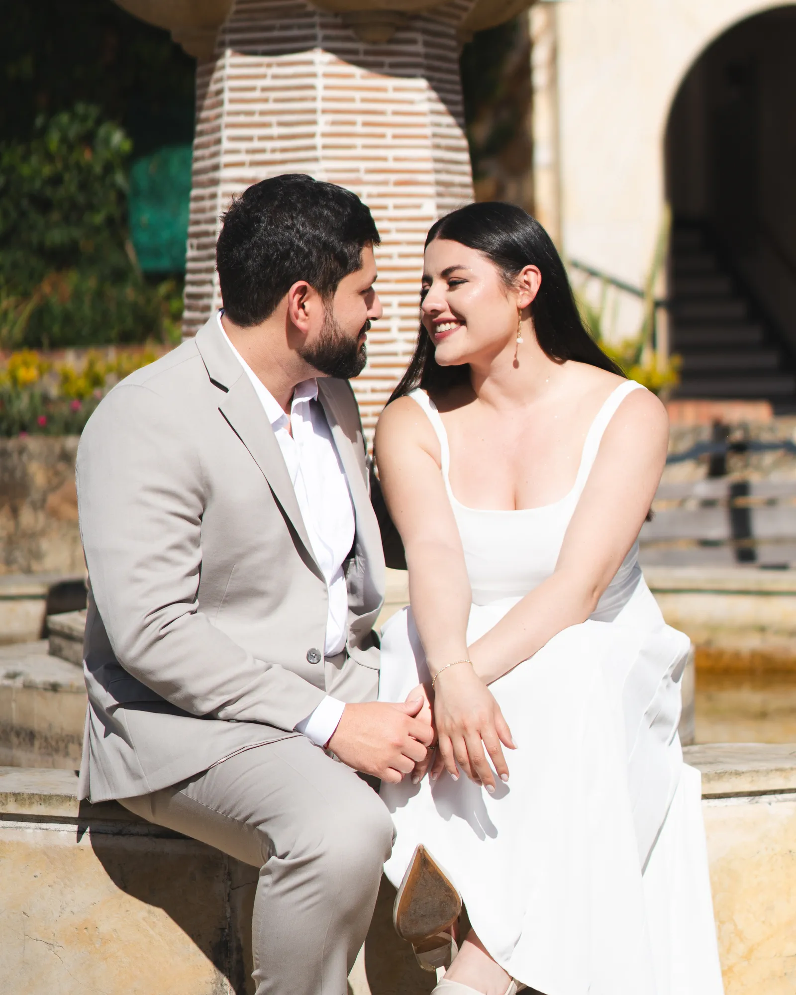 Fotografía espontánea de pareja en Colombia